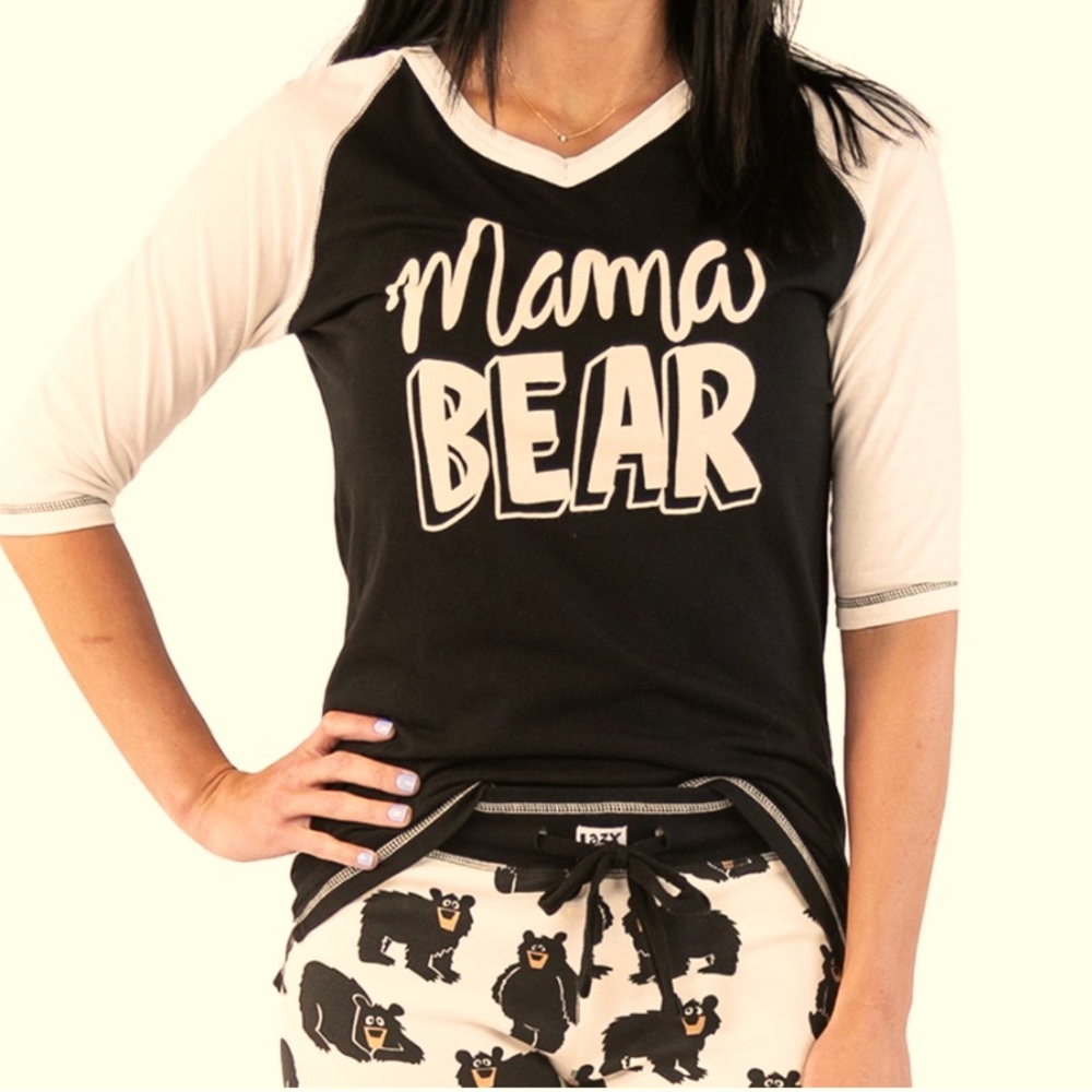 NWT Black and cream “Mama Bear” Graphic Tee Size Small